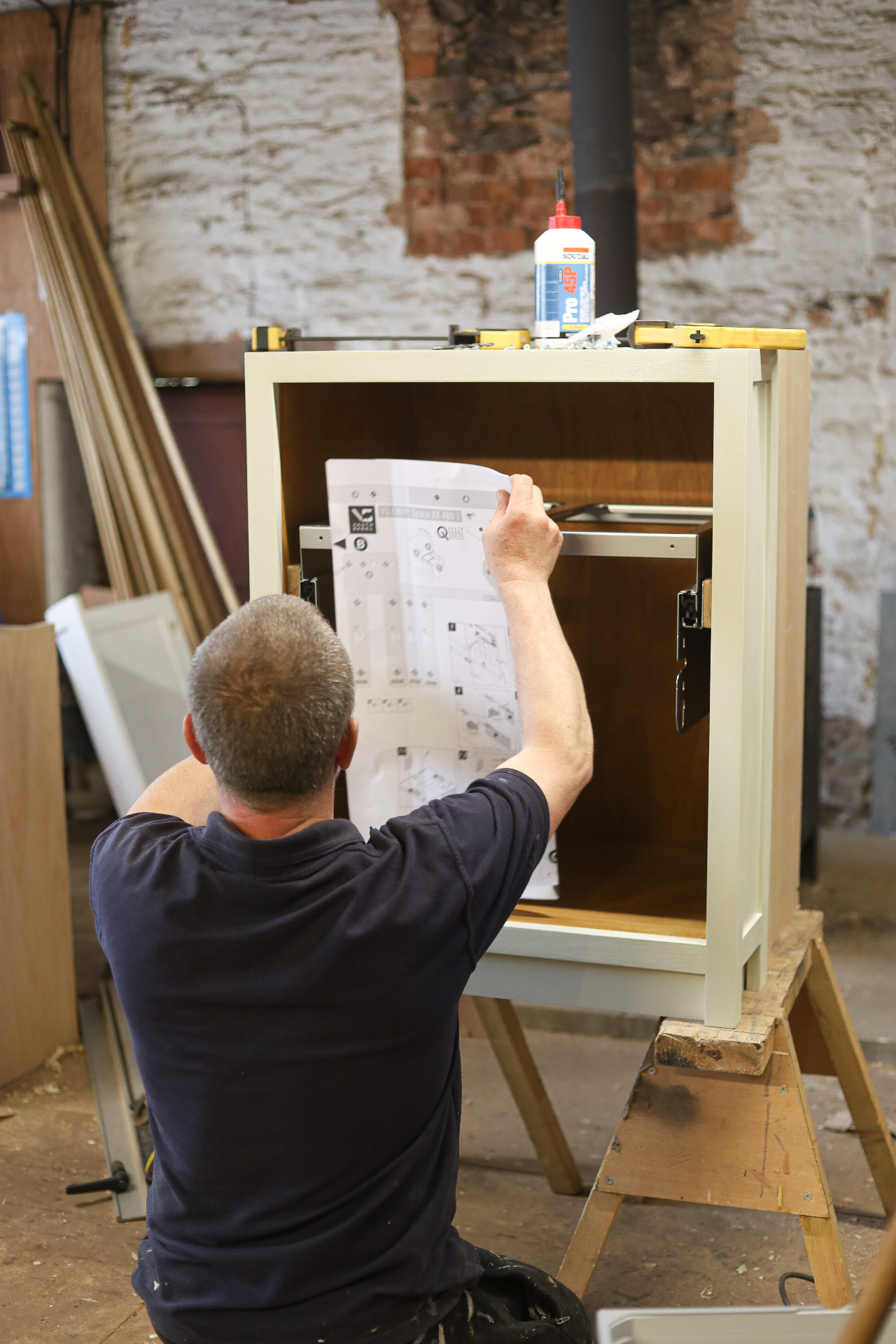 Clamped assembly in the workshop