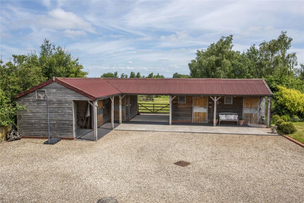 Chapel Hill Barn stable outbuilding before conversion – photograph 1