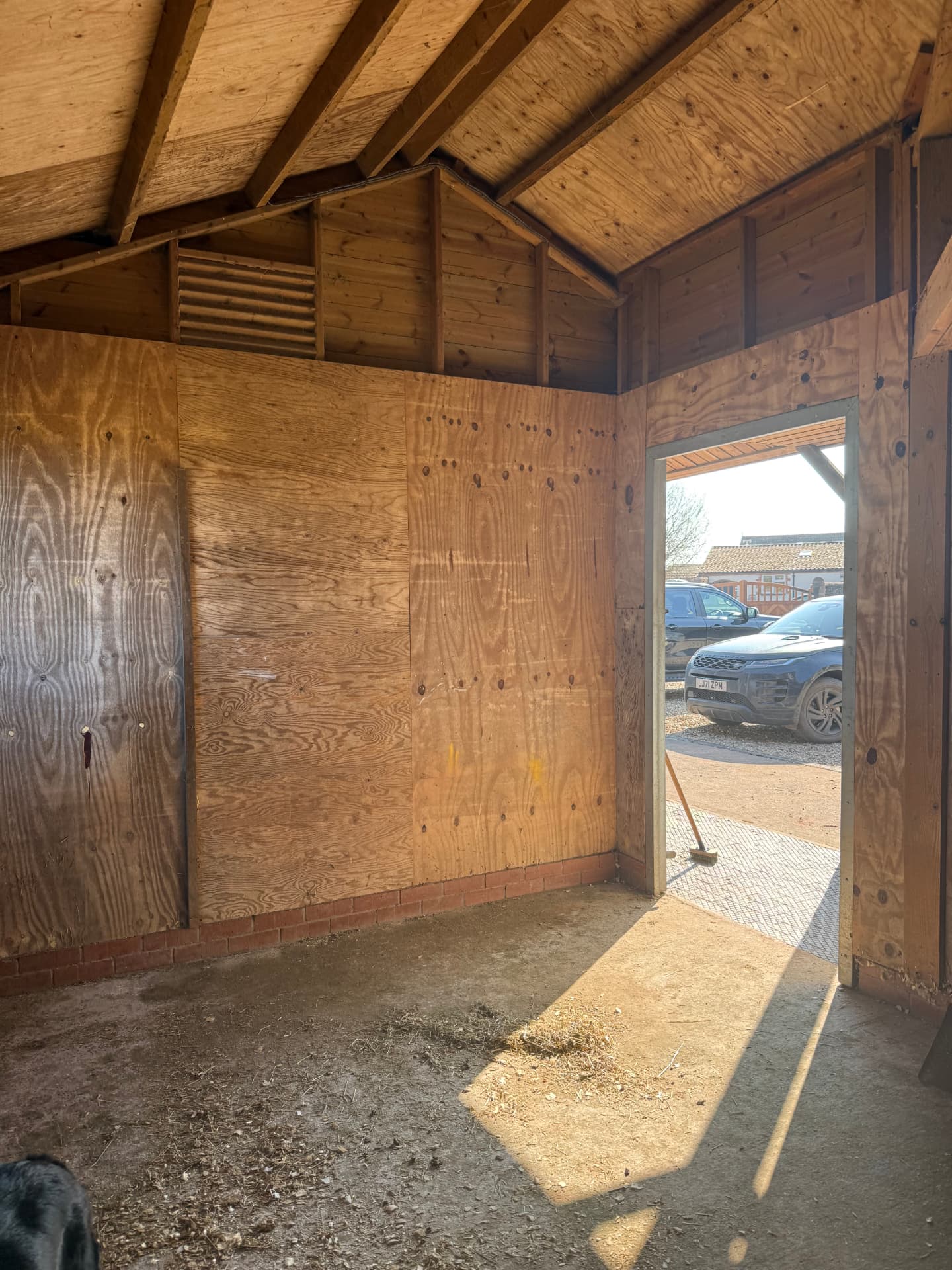 Chapel Hill Barn stable outbuilding before conversion – photograph 6